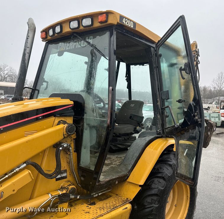 image for item ND9019 2004 Caterpillar  420D backhoe