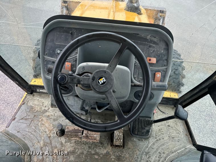 image for item ND9019 2004 Caterpillar  420D backhoe