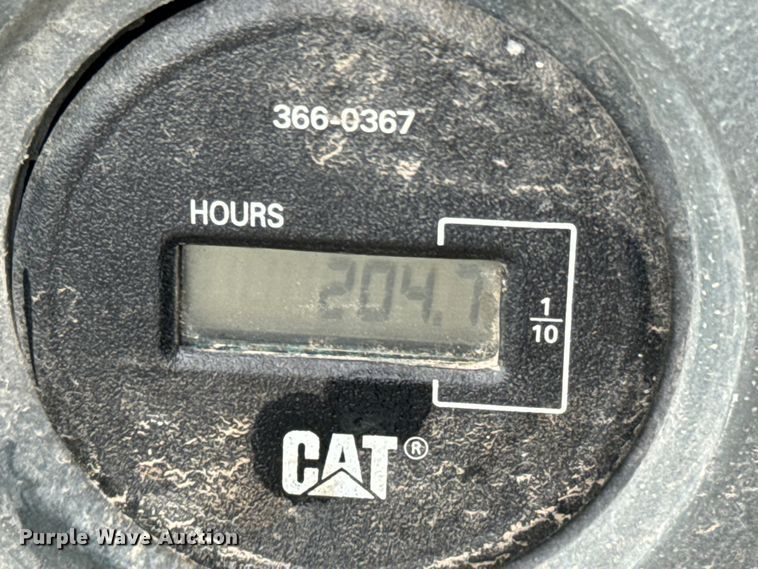 image for item ND9019 2004 Caterpillar  420D backhoe