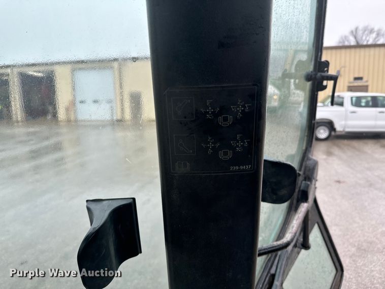 image for item ND9019 2004 Caterpillar  420D backhoe