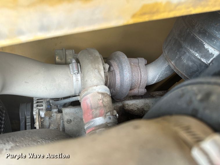 image for item ND9019 2004 Caterpillar  420D backhoe