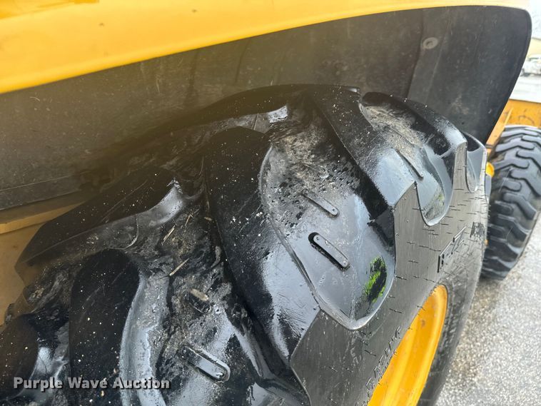 image for item ND9019 2004 Caterpillar  420D backhoe