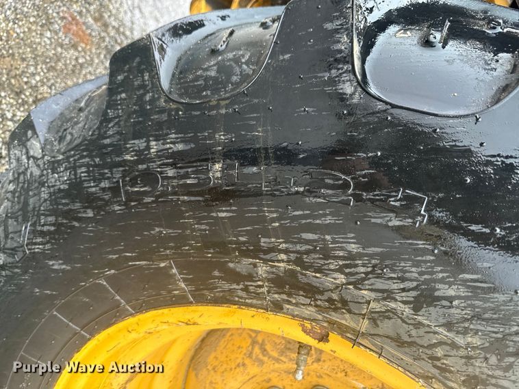 image for item ND9019 2004 Caterpillar  420D backhoe