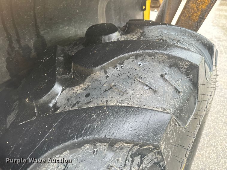 image for item ND9019 2004 Caterpillar  420D backhoe