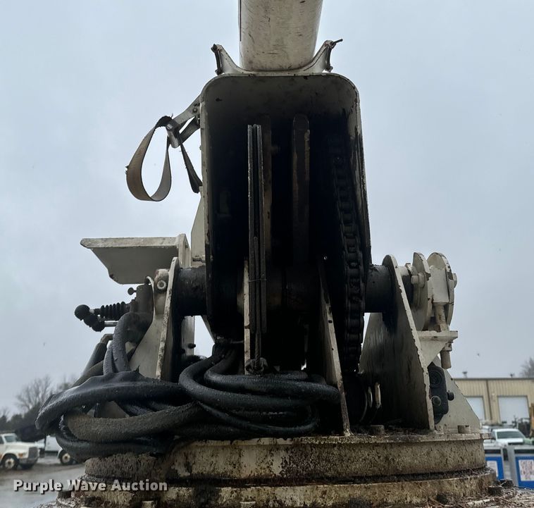 image for item ND9020 1998 Ford F800 bucket truck