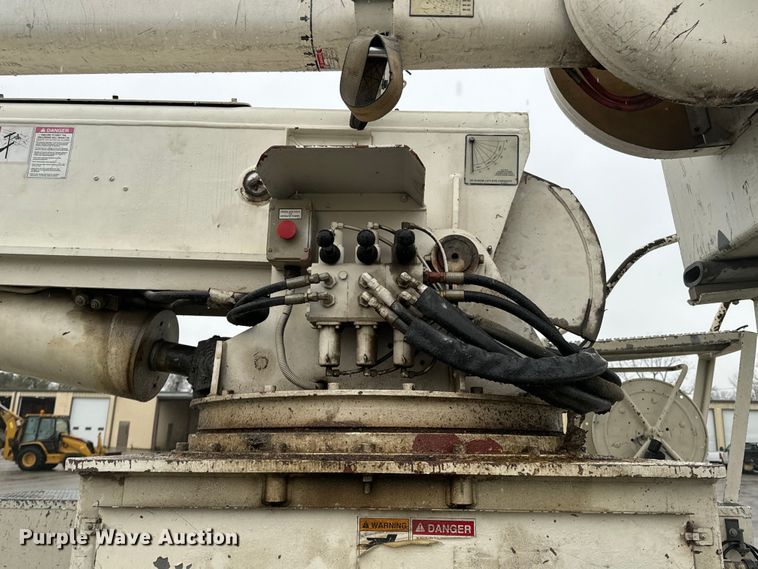 image for item ND9020 1998 Ford F800 bucket truck