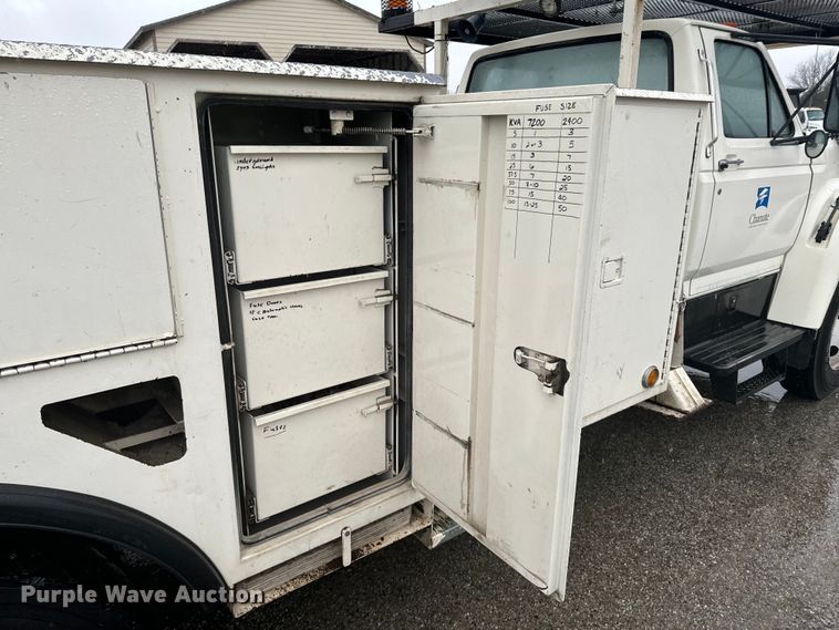 image for item ND9020 1998 Ford F800 bucket truck