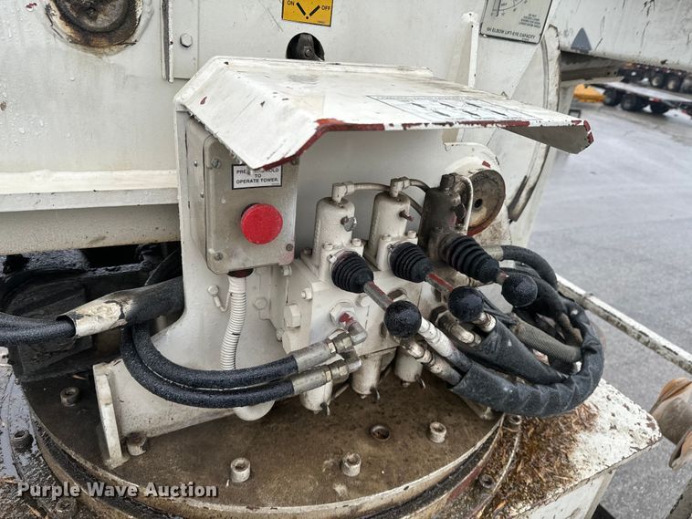 image for item ND9020 1998 Ford F800 bucket truck