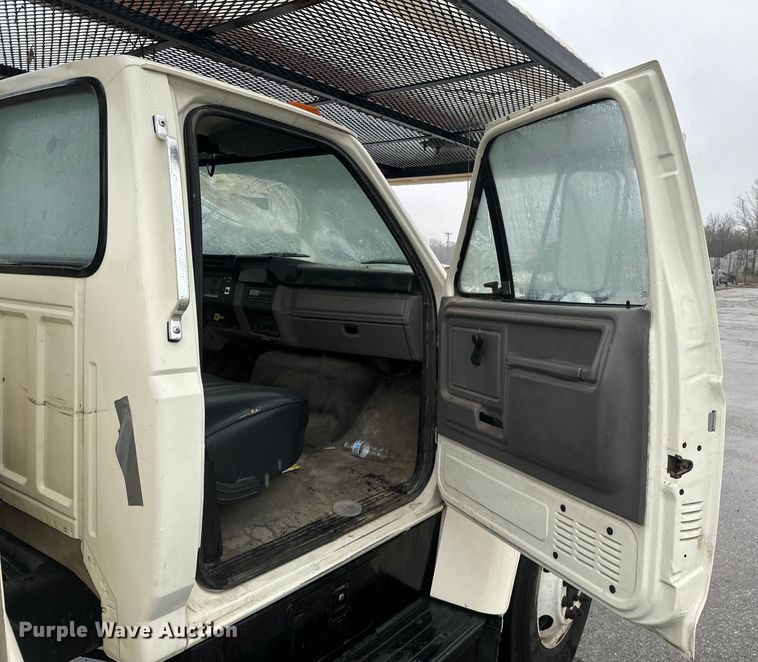 image for item ND9020 1998 Ford F800 bucket truck