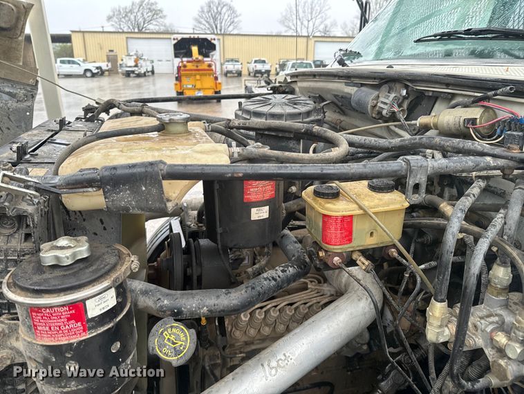 image for item ND9020 1998 Ford F800 bucket truck