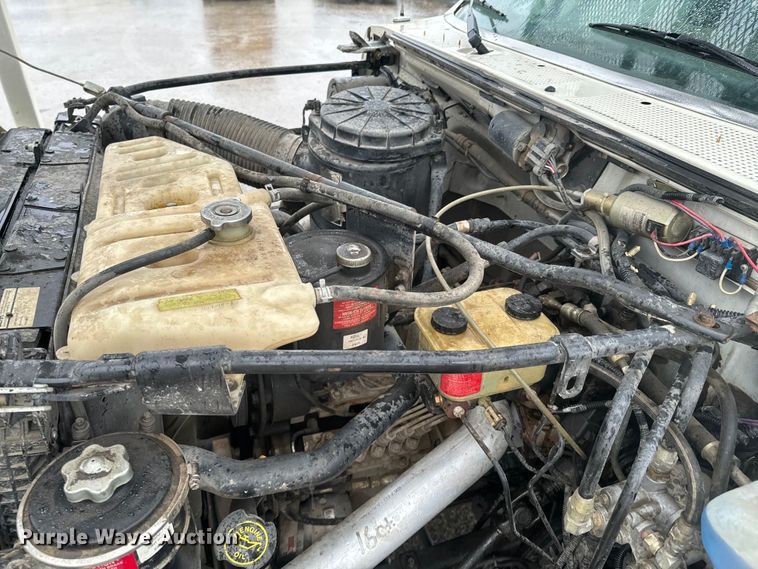 image for item ND9020 1998 Ford F800 bucket truck