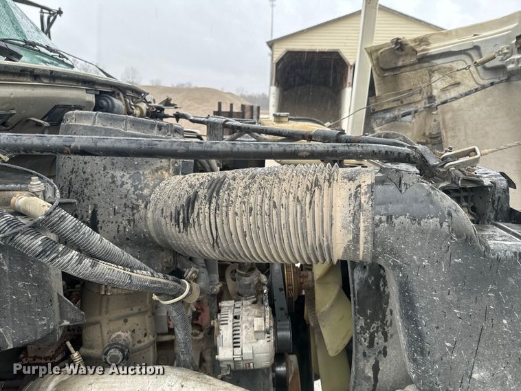 image for item ND9020 1998 Ford F800 bucket truck