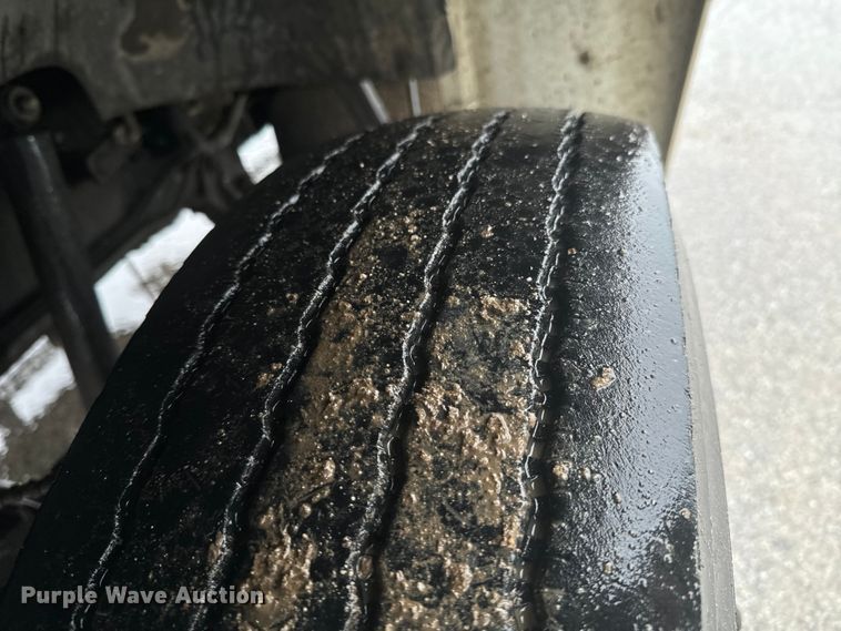 image for item ND9020 1998 Ford F800 bucket truck