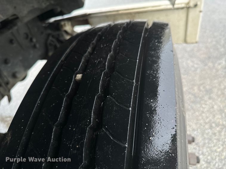 image for item ND9020 1998 Ford F800 bucket truck