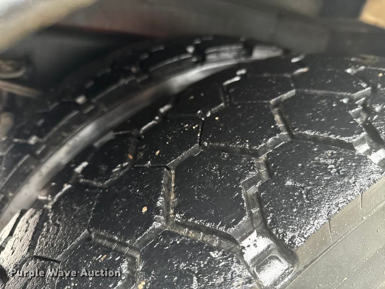 image for item ND9020 1998 Ford F800 bucket truck