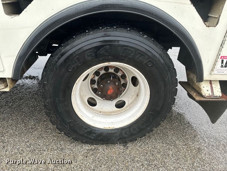 image for item ND9020 1998 Ford F800 bucket truck