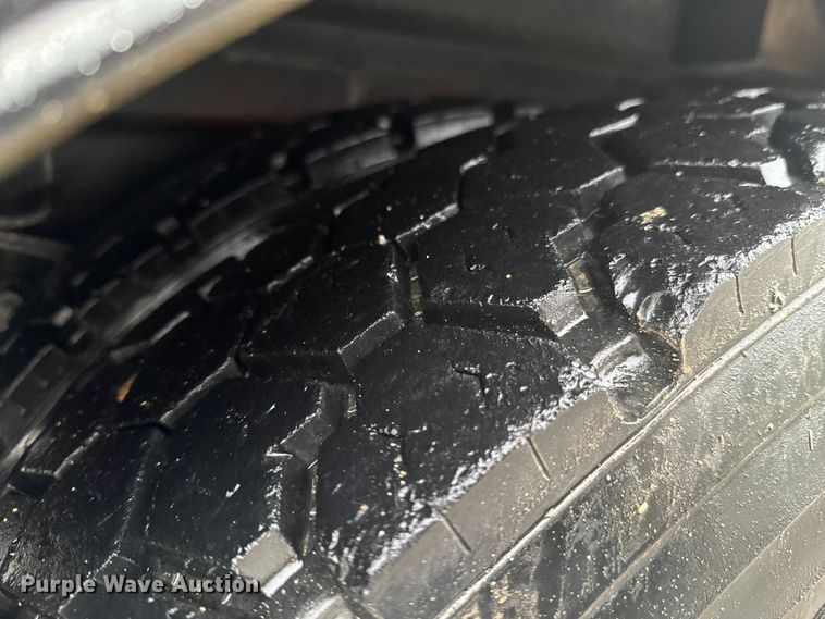 image for item ND9020 1998 Ford F800 bucket truck