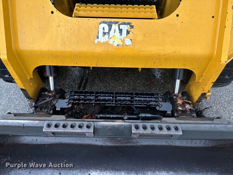 image for item ND9022 2017 Caterpillar 262D skid steer loader