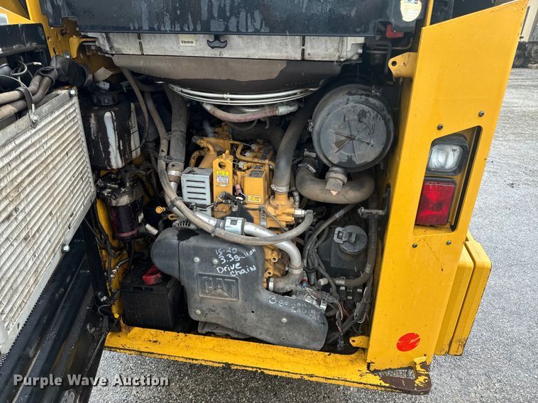 image for item ND9022 2017 Caterpillar 262D skid steer loader