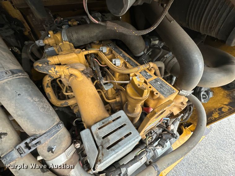 image for item ND9022 2017 Caterpillar 262D skid steer loader