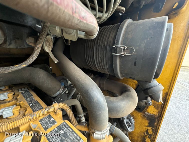 image for item ND9022 2017 Caterpillar 262D skid steer loader