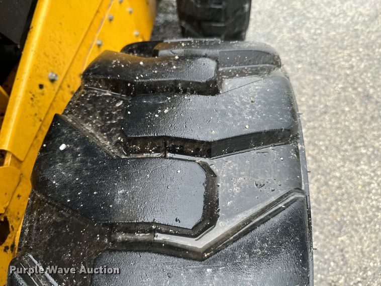 image for item ND9022 2017 Caterpillar 262D skid steer loader