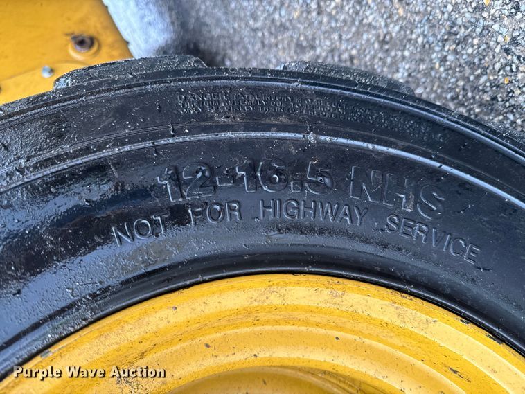 image for item ND9022 2017 Caterpillar 262D skid steer loader