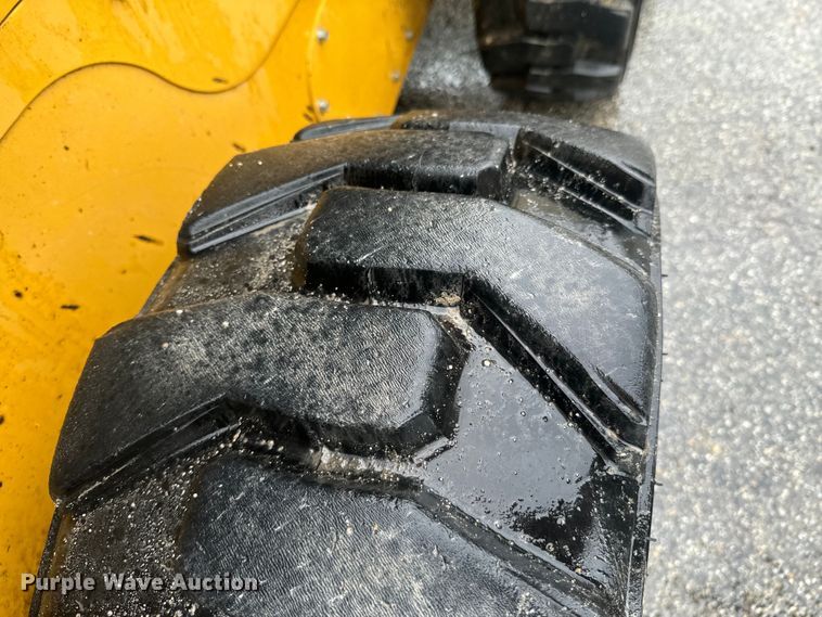 image for item ND9022 2017 Caterpillar 262D skid steer loader