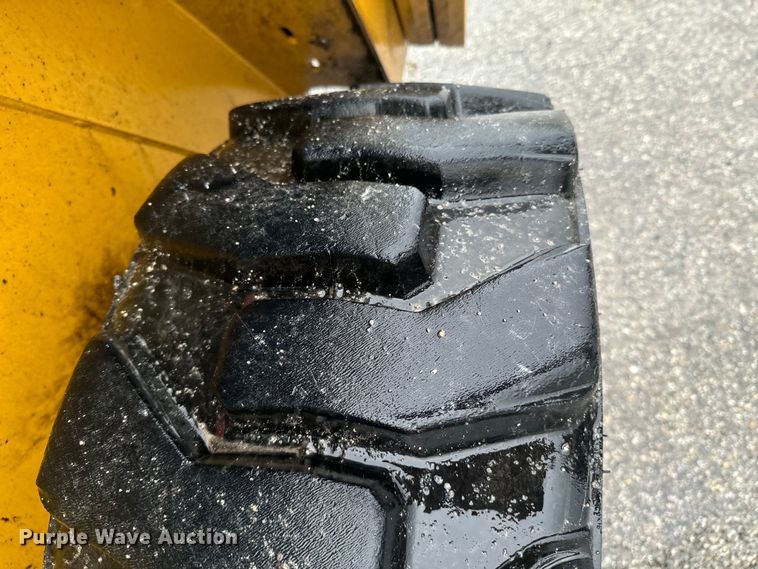 image for item ND9022 2017 Caterpillar 262D skid steer loader