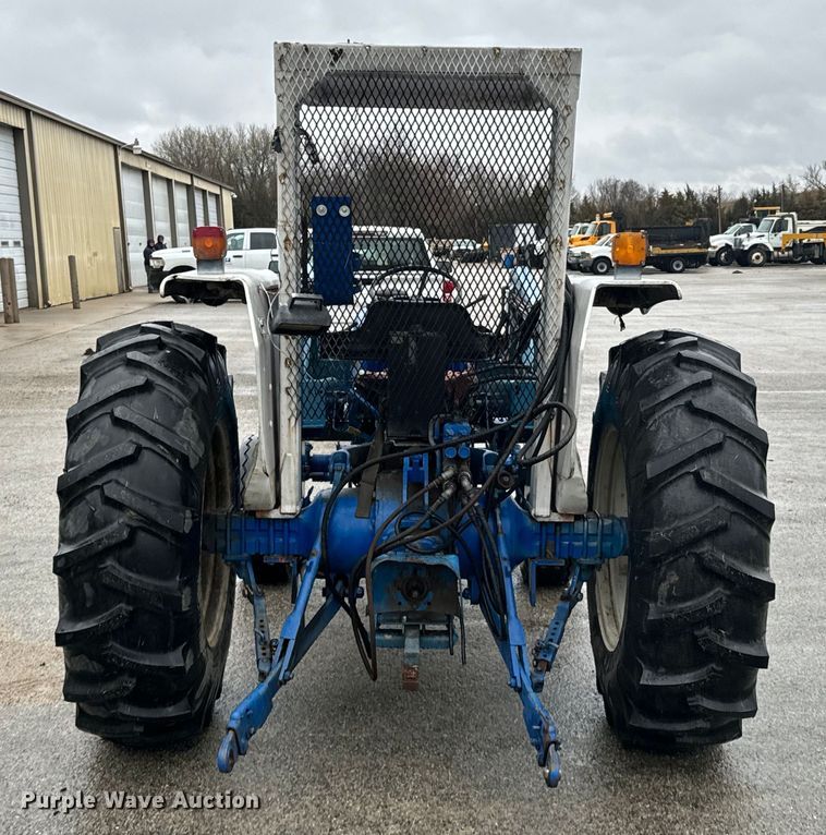 image for item ND9025 1990 Ford 4630 tractor
