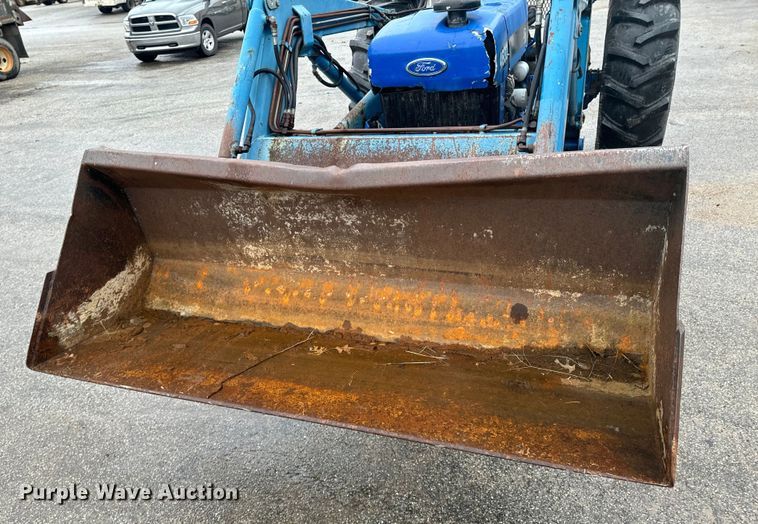 image for item ND9025 1990 Ford 4630 tractor