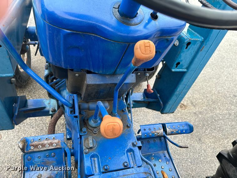 image for item ND9025 1990 Ford 4630 tractor