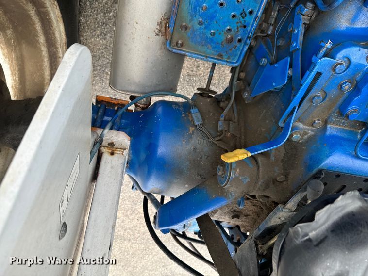 image for item ND9025 1990 Ford 4630 tractor