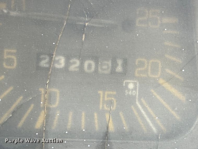 image for item ND9025 1990 Ford 4630 tractor