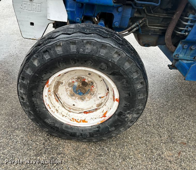 image for item ND9025 1990 Ford 4630 tractor