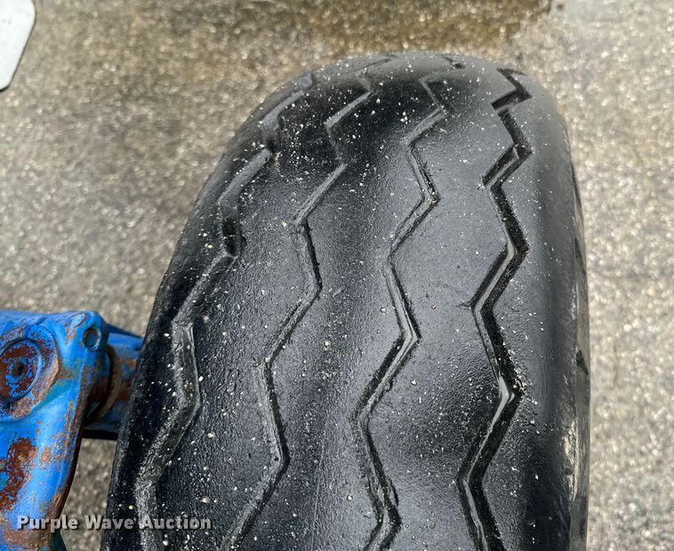 image for item ND9025 1990 Ford 4630 tractor