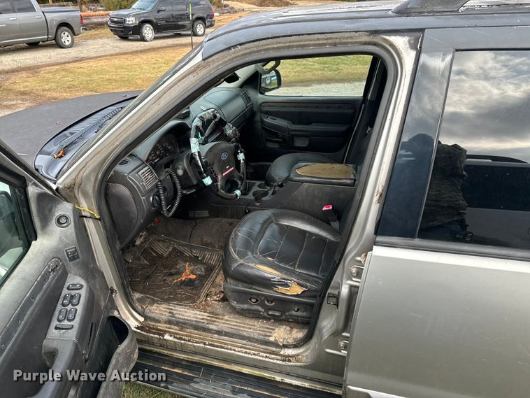 image for item ND9034 2003 Ford Explorer Limited SUV