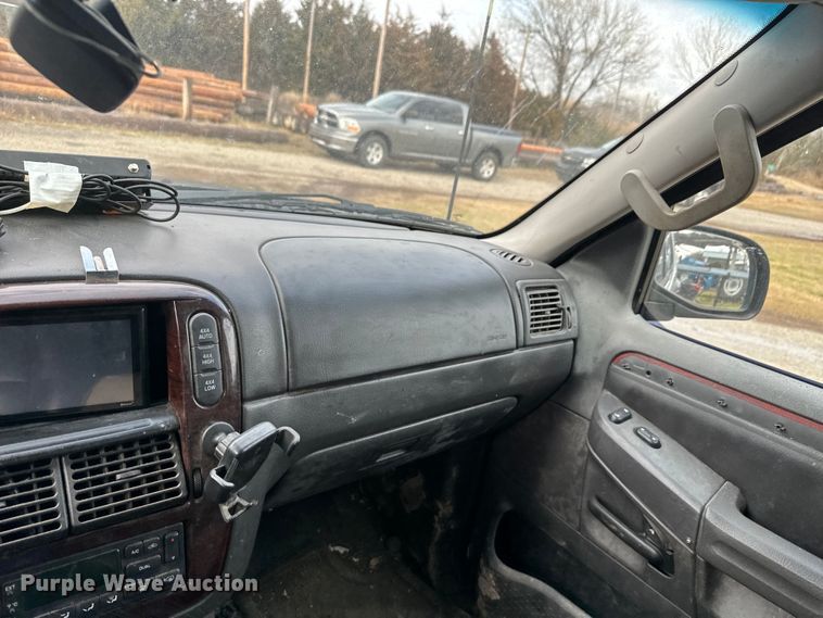 image for item ND9034 2003 Ford Explorer Limited SUV