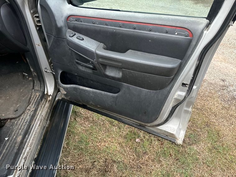 image for item ND9034 2003 Ford Explorer Limited SUV