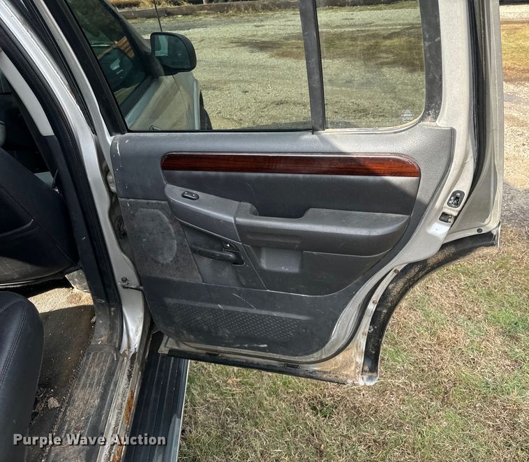 image for item ND9034 2003 Ford Explorer Limited SUV