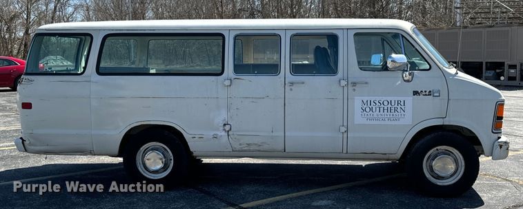 image for item ND9057 1988 Dodge Ram van