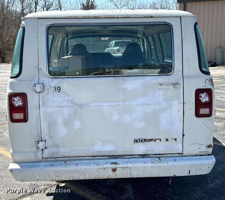 image for item ND9057 1988 Dodge Ram van