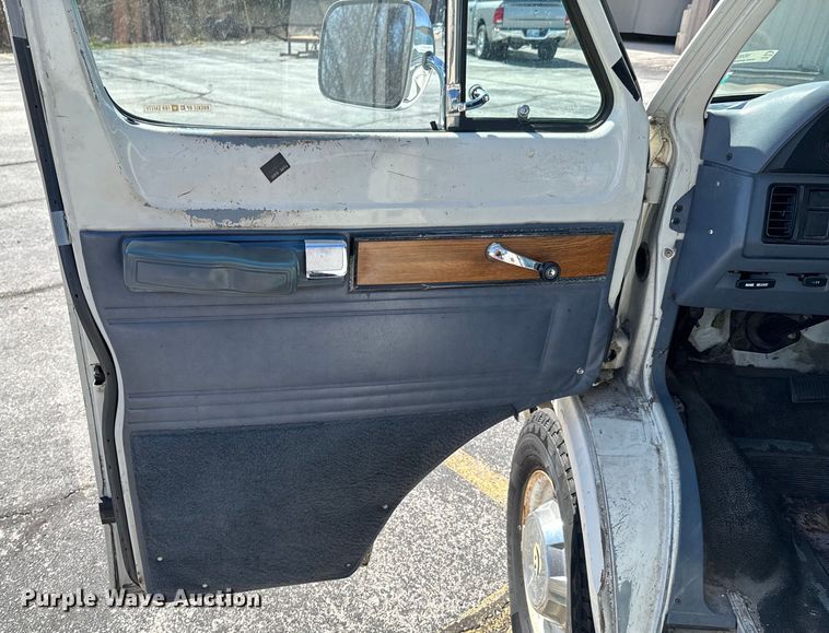 image for item ND9057 1988 Dodge Ram van