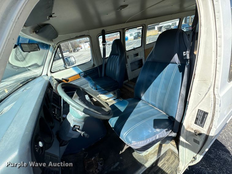 image for item ND9057 1988 Dodge Ram van