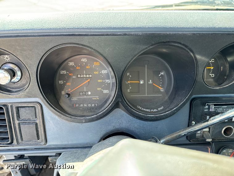 image for item ND9057 1988 Dodge Ram van