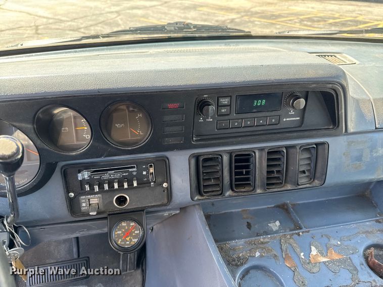 image for item ND9057 1988 Dodge Ram van