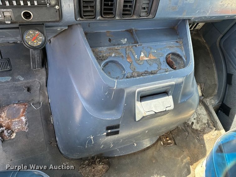 image for item ND9057 1988 Dodge Ram van