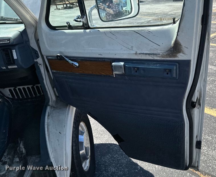 image for item ND9057 1988 Dodge Ram van