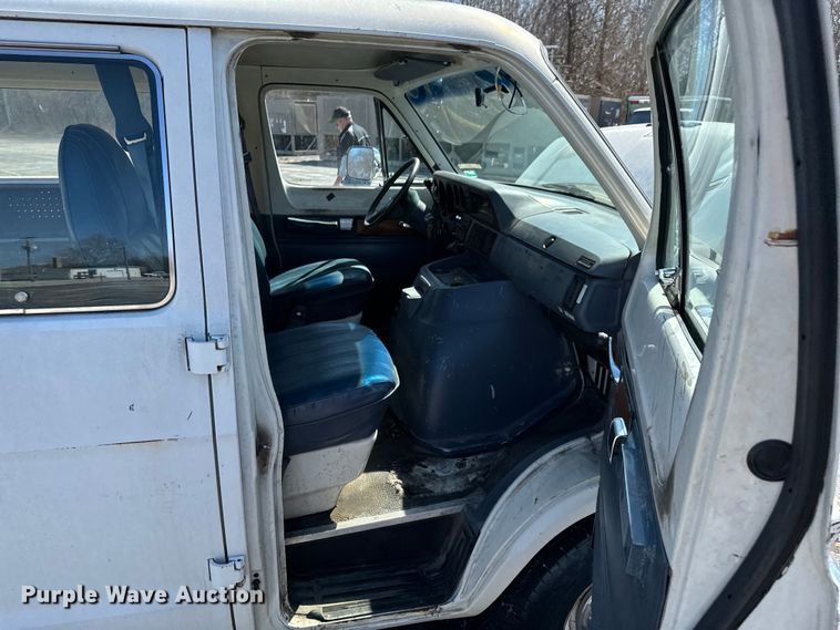 image for item ND9057 1988 Dodge Ram van