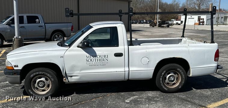 image for item ND9058 2000 Dodge Dakota pickup truck